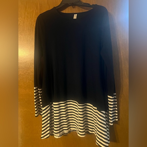 Zenana Outfitters Tops - Zenana Outfitters Black Top